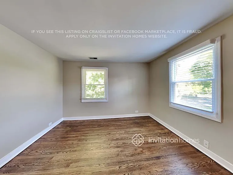 8640 Springfield Ave — Photo 12