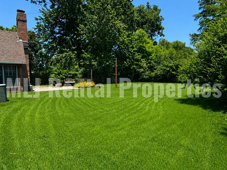 5881 S Irvington Ave — Photo 60