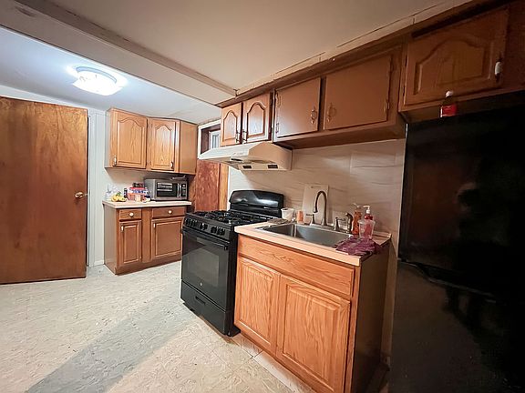5th image of 2885 Lafayette Ave #B