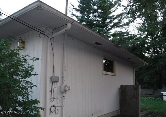 5th image of 151 Fairway Dr