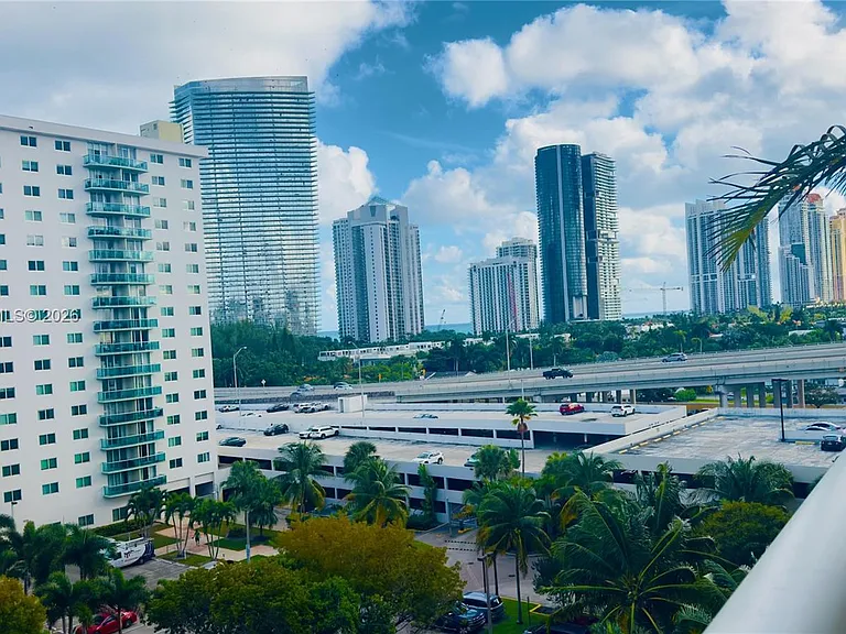 19390 Collins Ave #624 — Photo 5