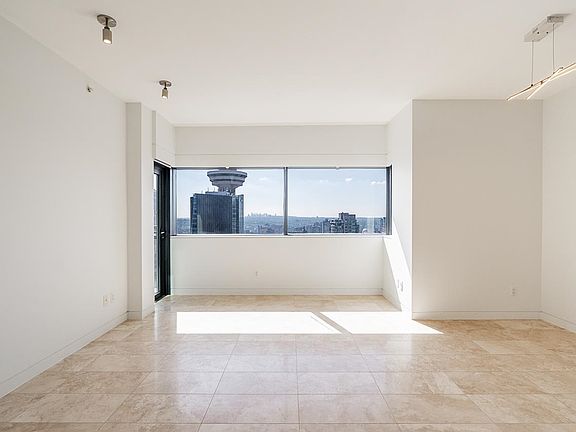 5th image of 838 Hastings St W #2902