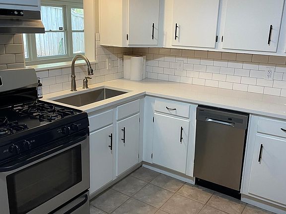 3rd image of 1236 Elmwood Blvd
