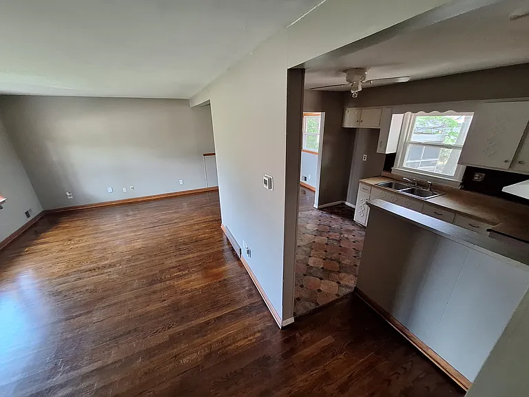 First floor: living room and kitchen