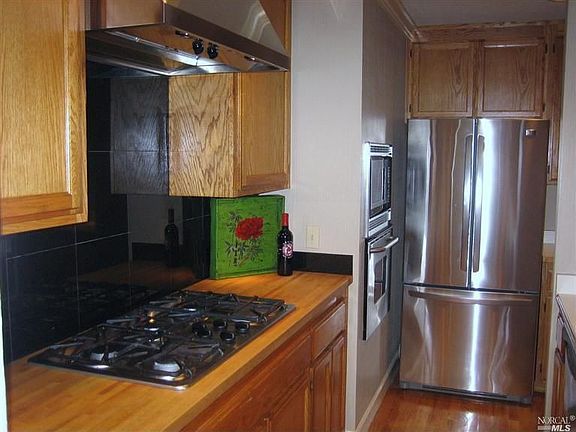 2nd image of 118 Vineyard Cir