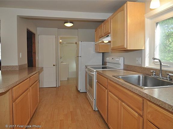 3rd image of 45 Lakeview Ter