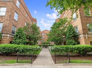 619 W Washington Blvd #1E, Oak Park, IL 60302