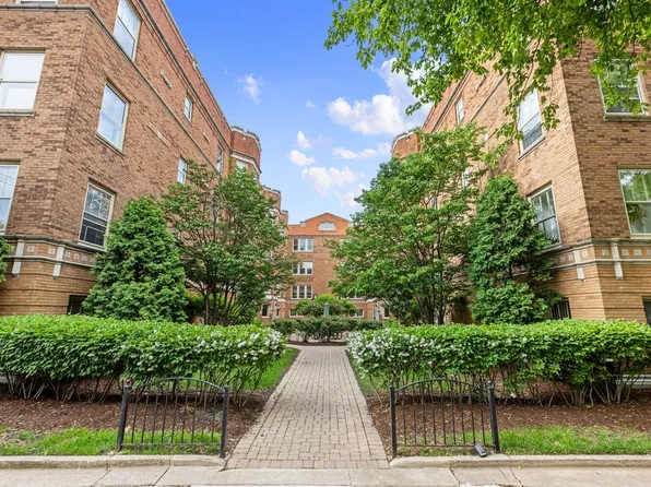 619 W Washington Blvd #1E, Oak Park, IL 60302
