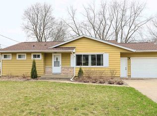 402 Frost Woods Rd, Monona, WI 53716