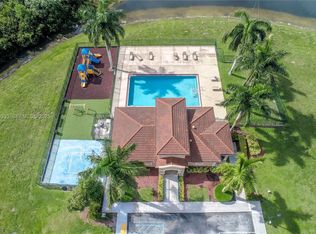 Emerald Lakes, Miami, FL 33194