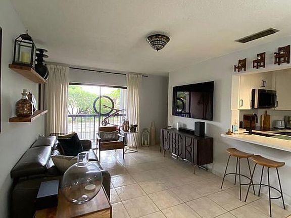 4th image of 680 W Park Dr APT 205