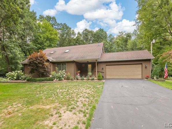 2800 Valley Heights Dr, Adrian, MI 49221