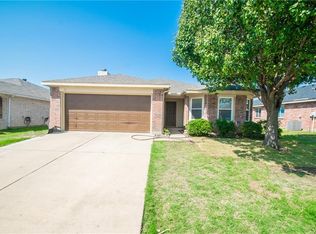 225 Hilltop Dr, Justin, TX 76247
