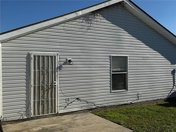 5th image of 3525 Meadow Park Ln