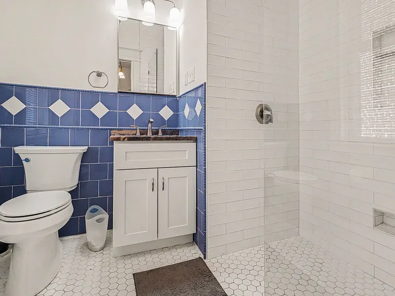 2713 W Grace St — Photo 14