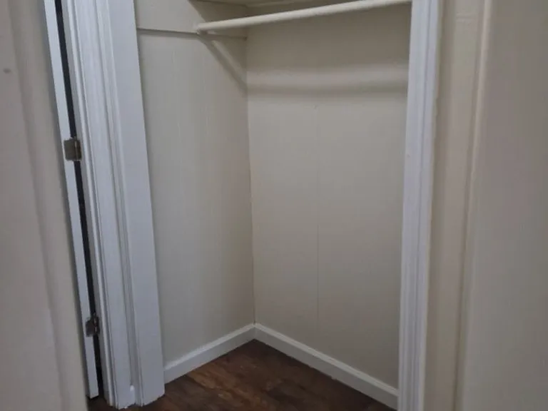 506 Hopwood St — Photo 4