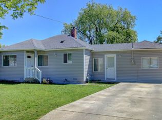 95 Clover Ln, Medford, OR 97501