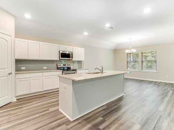 4th image of 1012 N Berryvine Ln