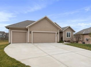 21581 W 177th Ct, Olathe, KS 66062