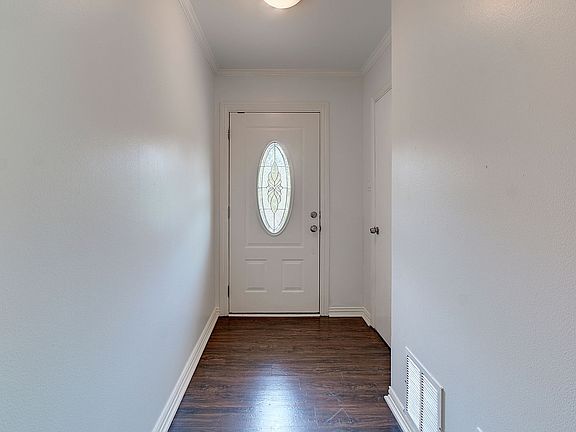 4th image of 1304 Loma Dr
