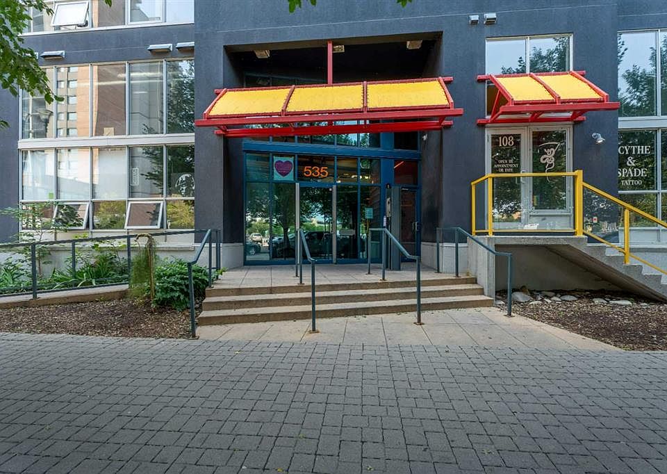 1st image of 535 N 8th Ave SE #215
