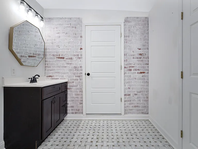 102 Tiffany Dr — Photo 11