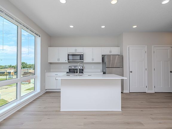 3rd image of 304 SE 3rd St #303