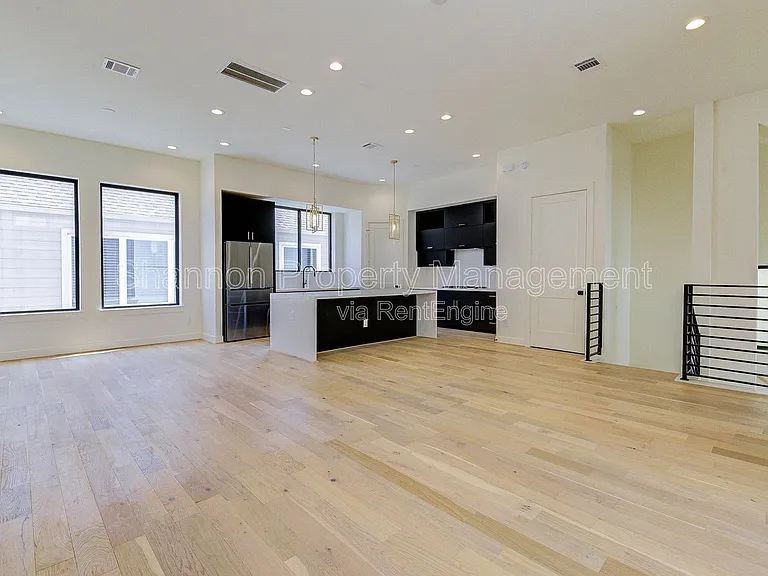 1803 Dunlavy St — Photo 13
