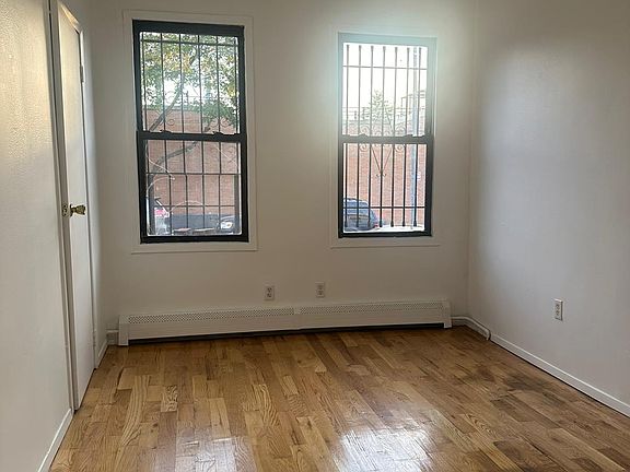 2nd image of 275 23rd St APT 1R