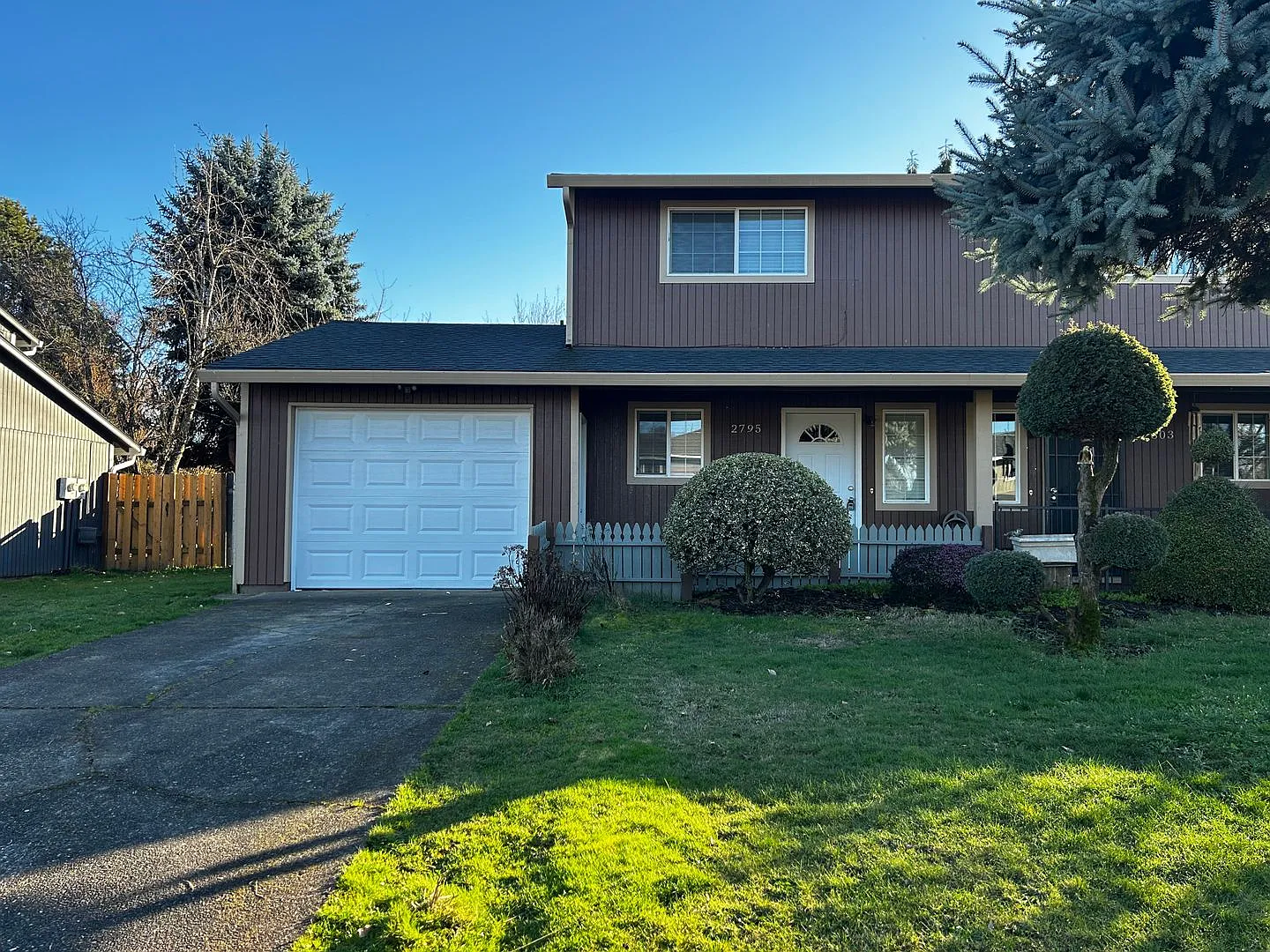 Charming 3 Bedroom Cornelius Duplex! — Photo 1