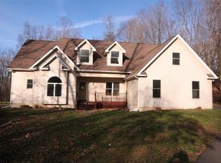 1 Peacock Rd, Rhinebeck, NY 12572