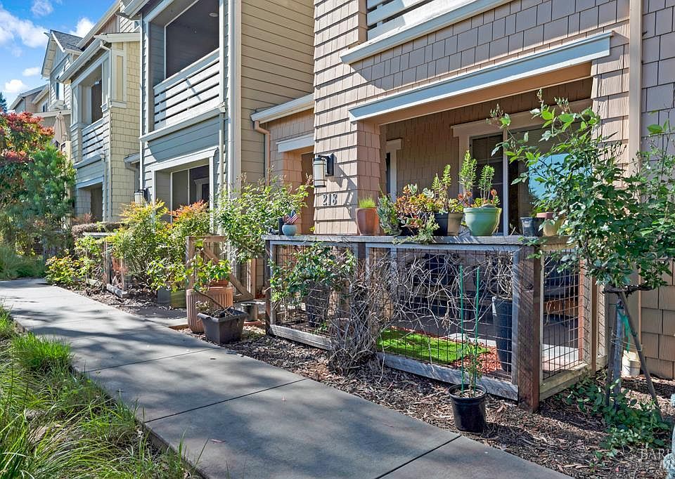 1st image of 218 Johnson Street