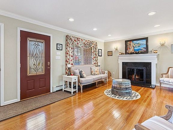 2nd image of 46 Vassar St