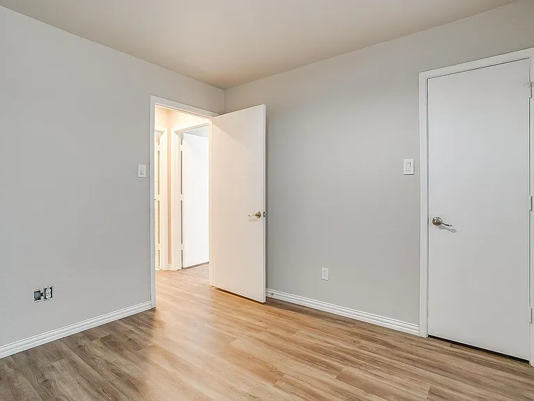 5947 Chimney Wood Cir — Photo 33