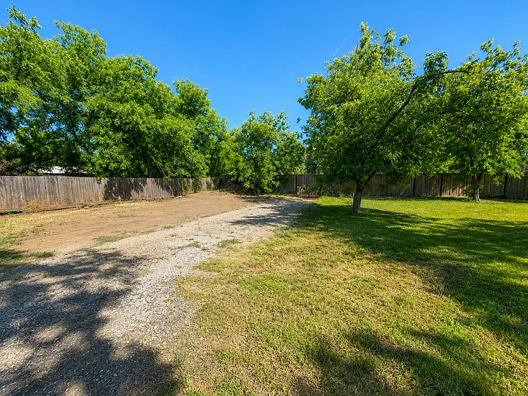3682 Bay Ave — Photo 47