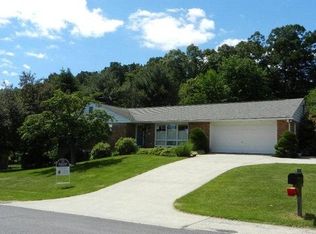 519 Pine Hill Dr, Pine Grove, PA 17963