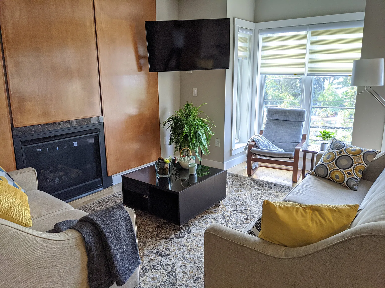 3 bed, 1350 sqft, $5,000 — Photo 1