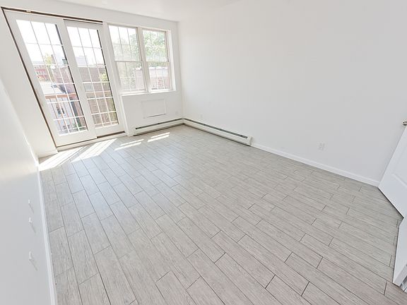 5th image of 27-57 Crescent St #Penthouse