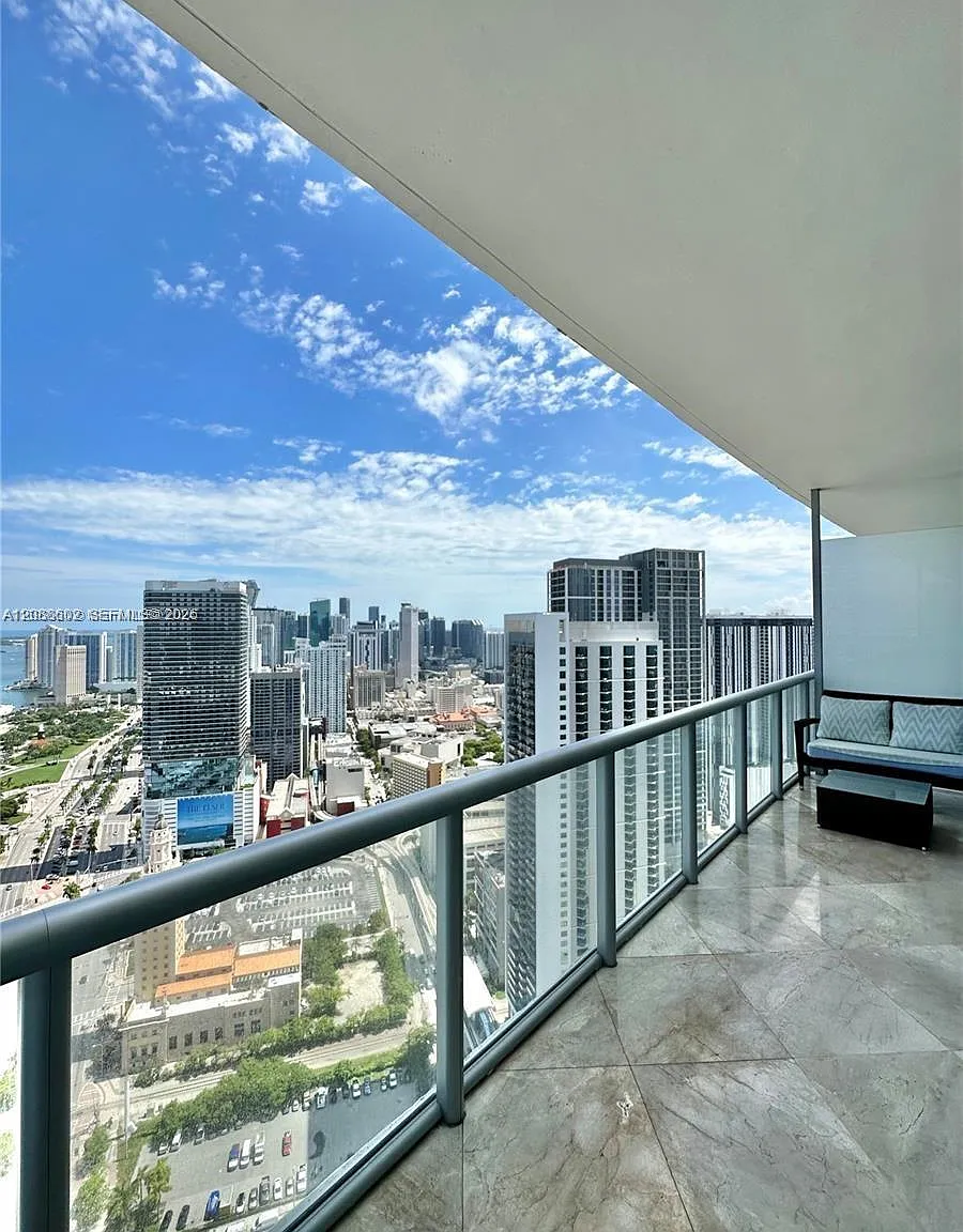 Marinablue Condo — Photo 2