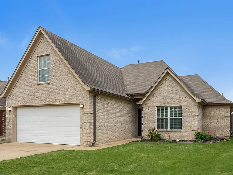 7959 Ridgedale Dr — Photo 2