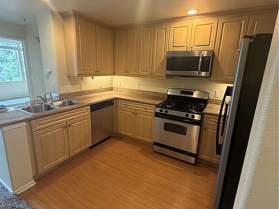 5th image of 2313 Watermarke Pl