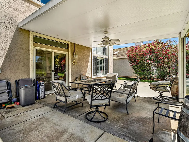 2451 Cherry Hills Dr — Photo 36