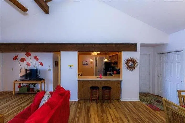 2 bed, 1000 sqft, $1,200 — Photo 4