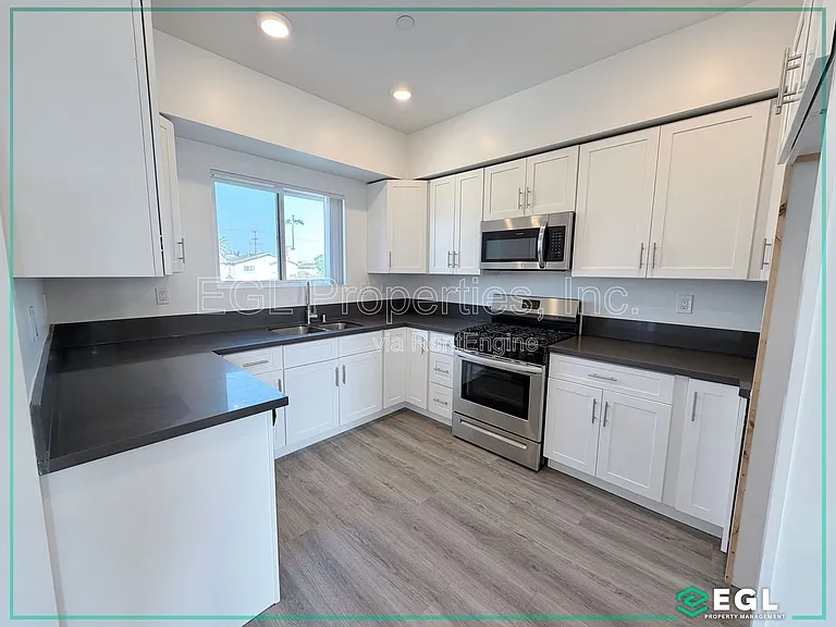 10501 Buford Ave #E — Photo 4