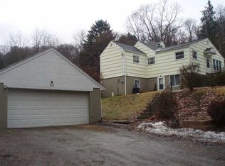 25 Woodland Rd, Ambridge, PA 15003