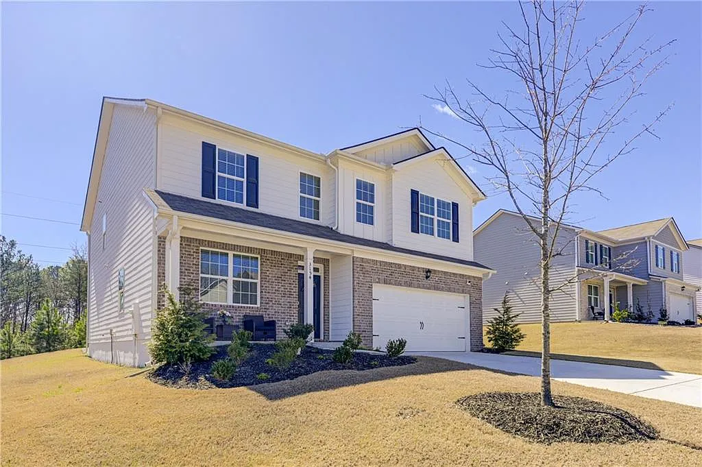 4 bed, 2.5 bath, 2885 sqft, $2,950 — Photo 2