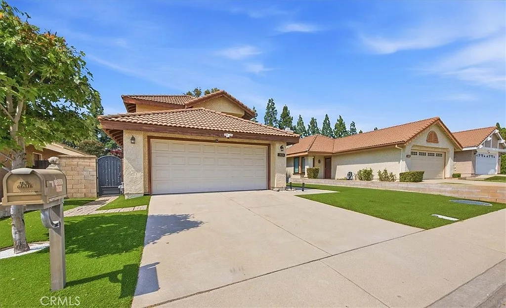 3 bed, 1420 sqft, $3,500 — Photo 3