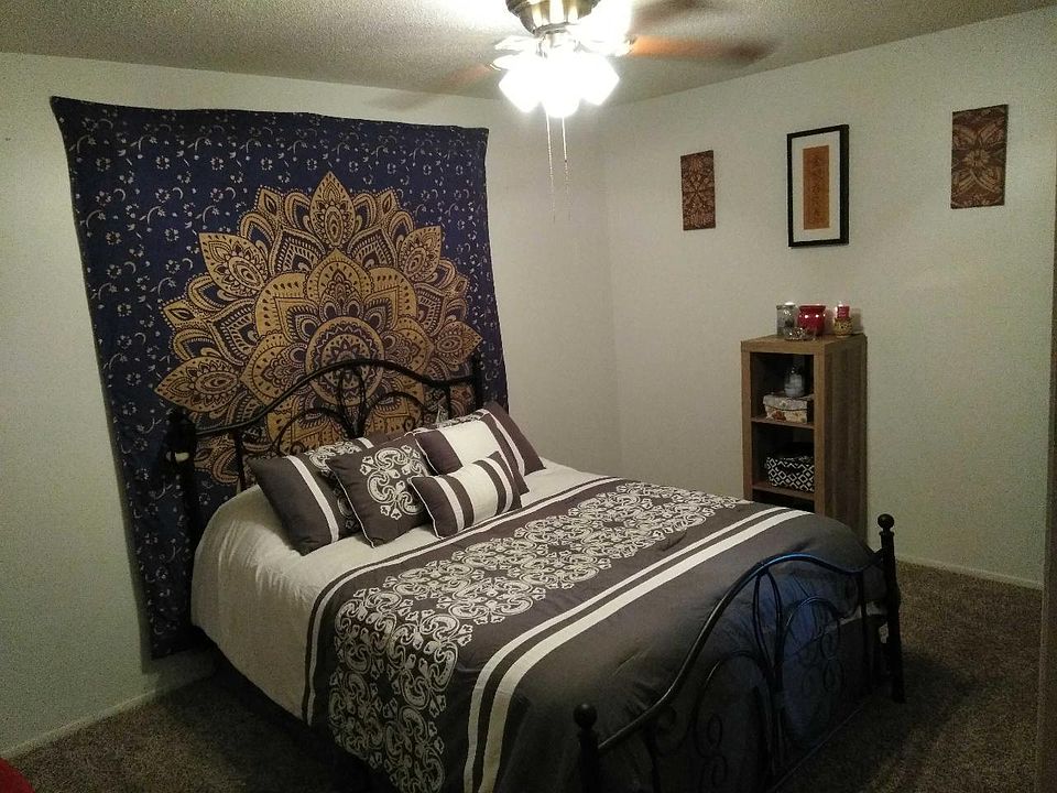 MASTERBEDROOM 