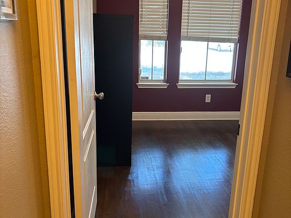 10' x 10.6' bedroom for rent