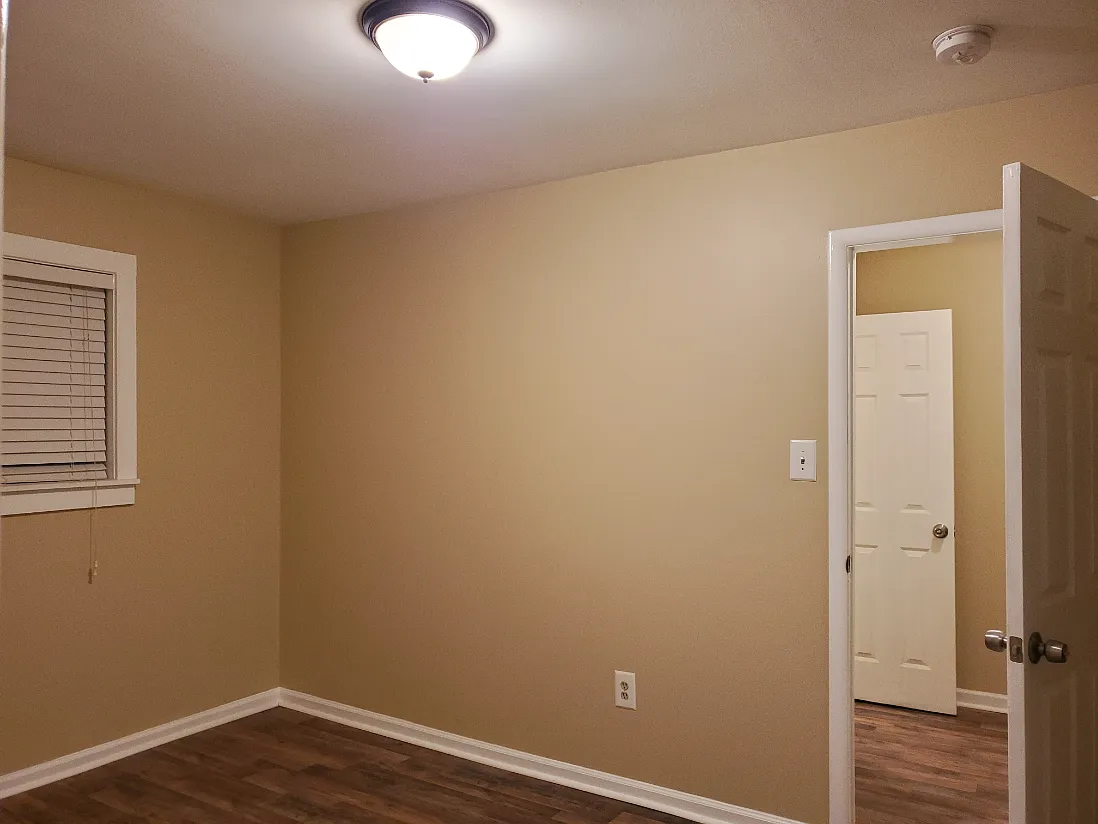 2 bed, 1.0 bath, 803 sqft, $895 — Photo 3
